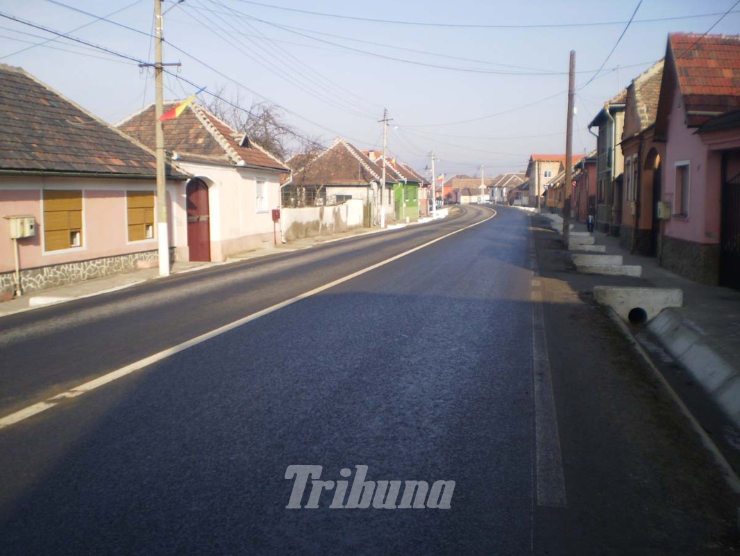 Trei străzi din comuna Axente Sever vor fi asfaltate în 2015