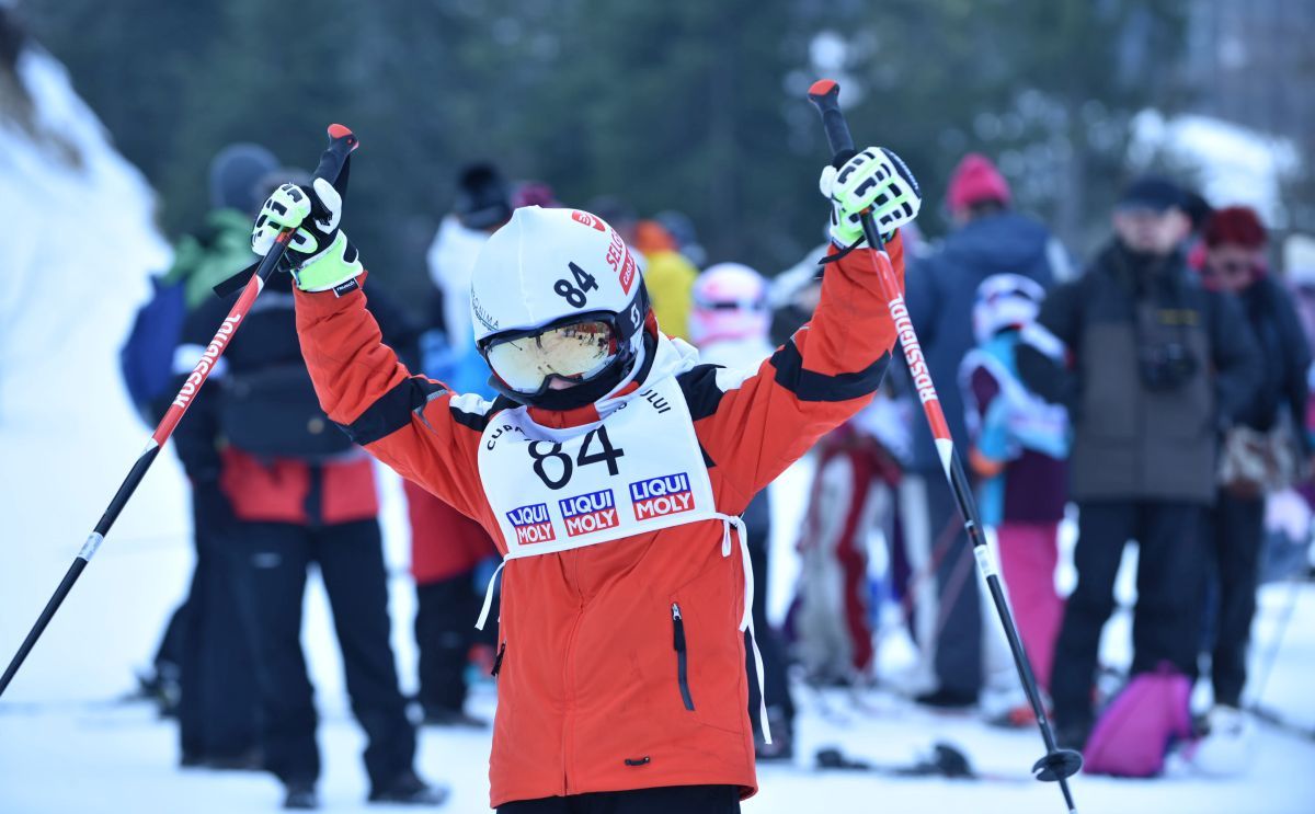 Cupa de Ski a Consulatului Austriei la Sibiu - Liqui Moly: Învingător nou la feminin. La băieţi, campionul din 2016 îşi păstrează titlul