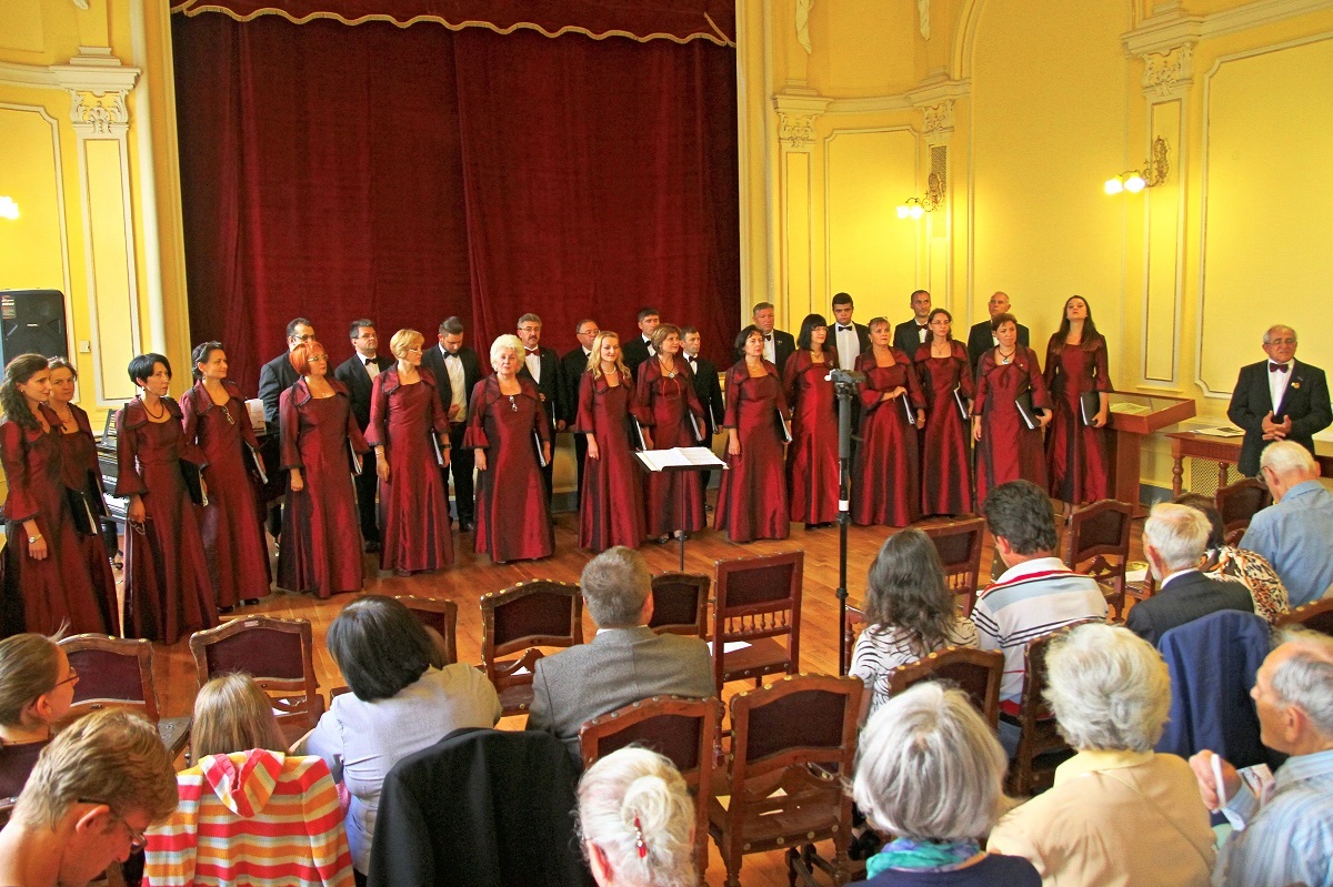 Corul Caedonia susține două concerte alături de „Europa”, la Sibiu
