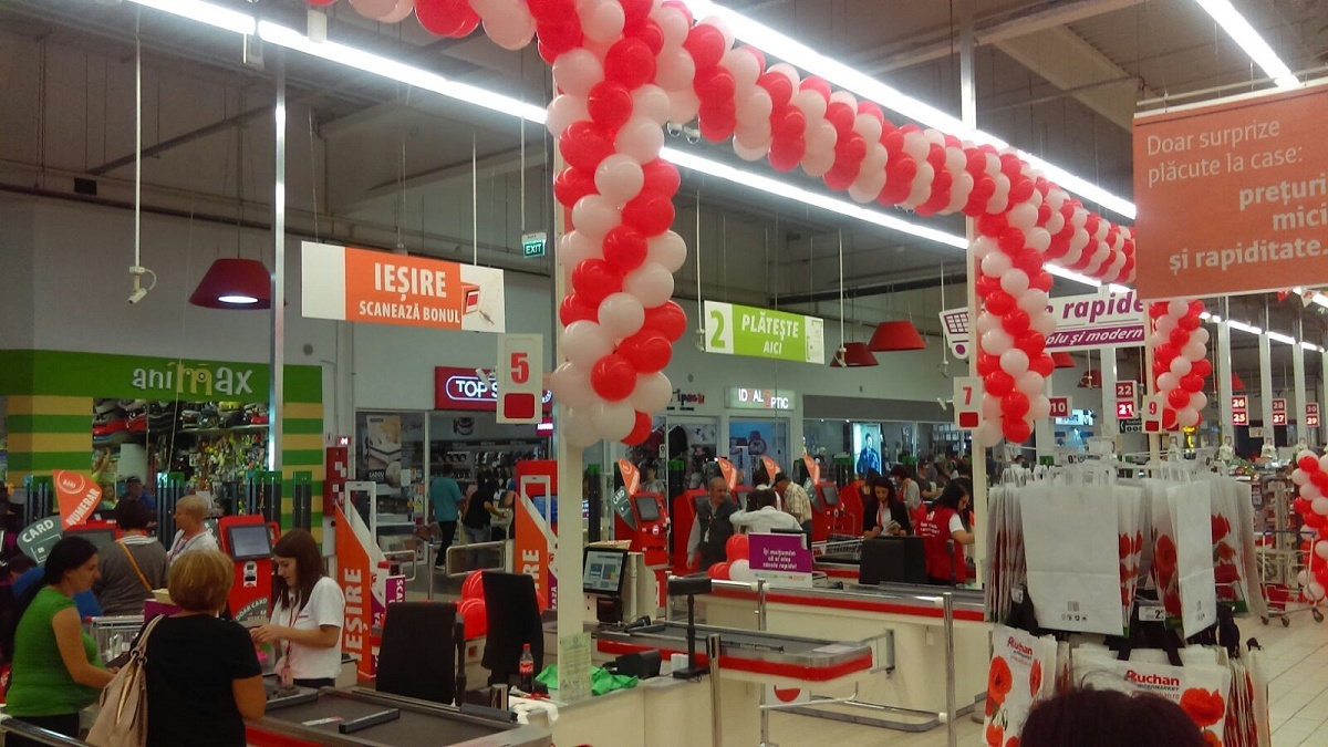 Auchan Sibiu are cel mai modern sistem de case semiautomate rapide din centrul țării