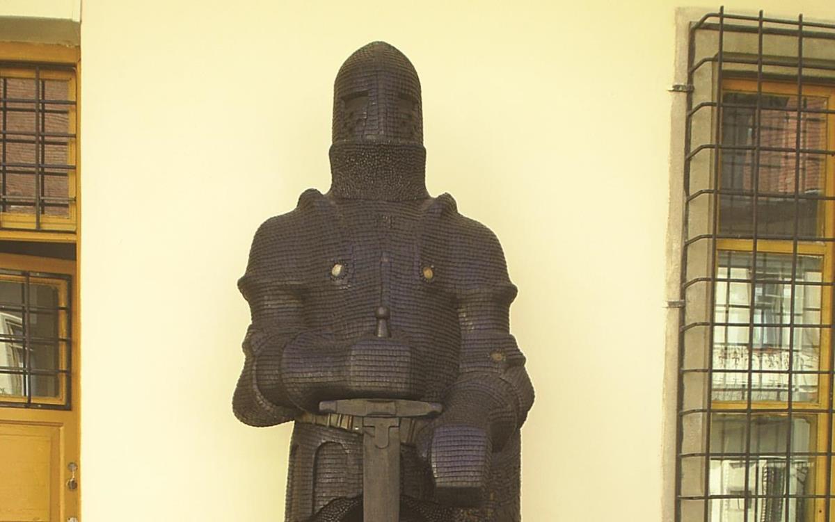 Wehrmann in Eisen, cavalerul „misterios” din curtea Muzeului de Istorie