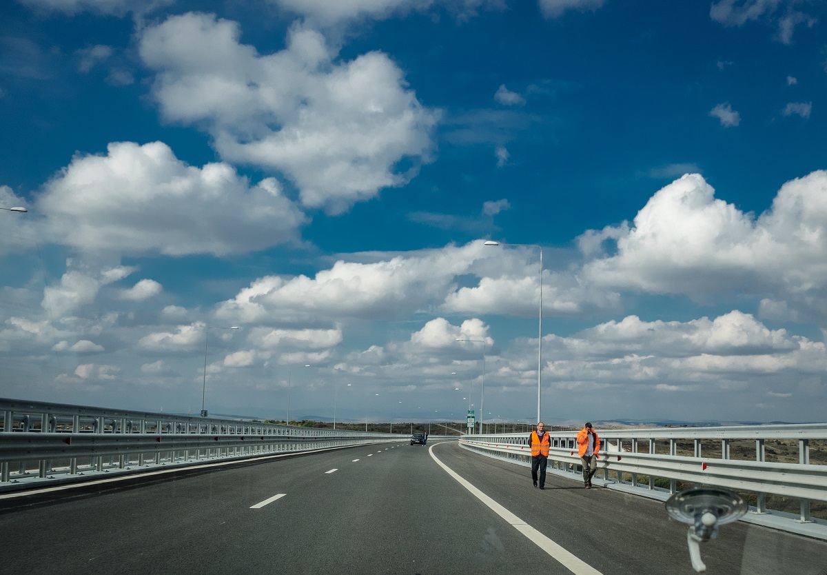 Ministrul Transporturilor dă un nou termen pentru Autostrada Sibiu-Piteşti: „Într-o variantă optimist-moderată ar fi un 2023”