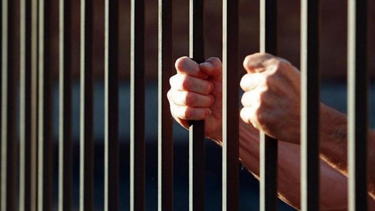 Închisoare pentru un tânăr care a furat o mașină