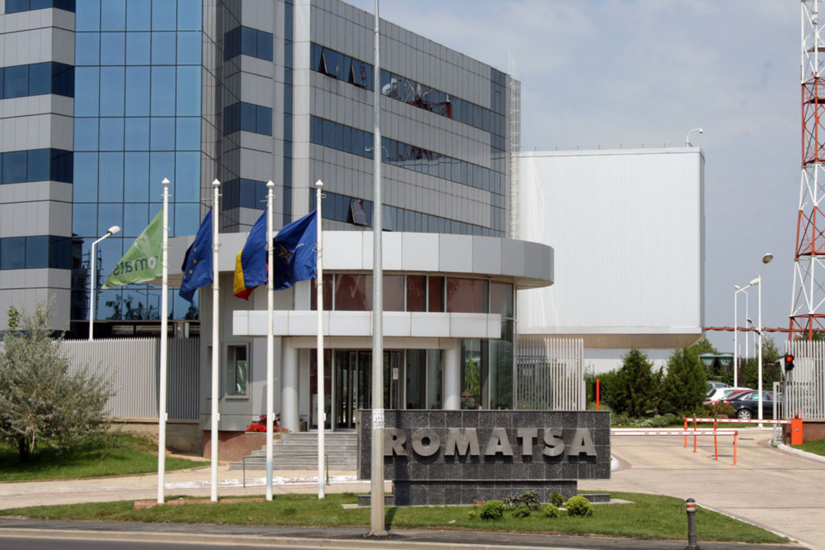 Asociaţia Construim România: Controlori de la ROMATSA câştigă 7.000 de euro lunar, nu 4.500 ca cei de pe Heathrow!