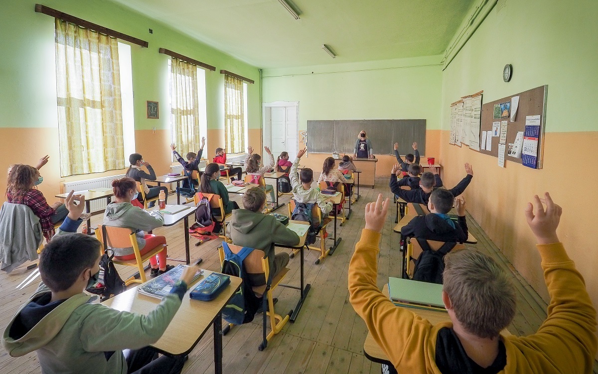 Vești bune de la IȘJ Sibiu: niciun caz de Covid-19 în rândul elevilor