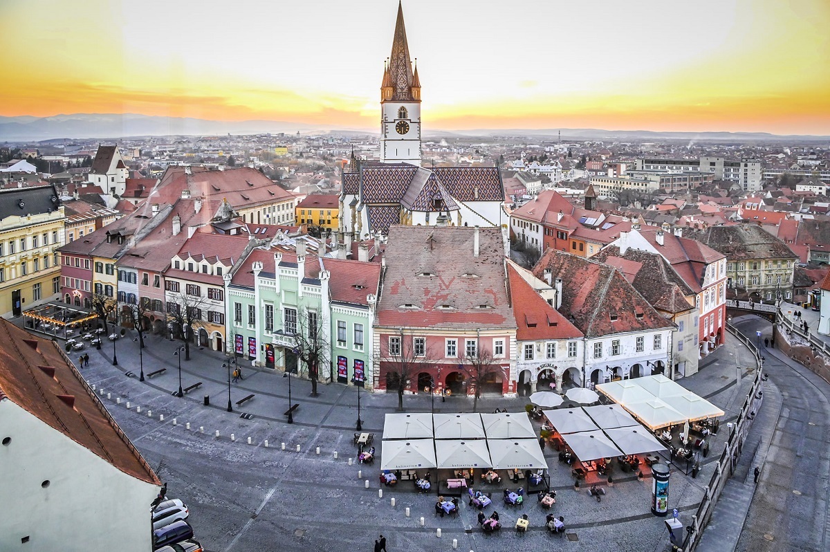 Rata de infectare în Sibiu a a trecut de 6 la mie. Nevaccinații, în pericol de restricții drastice