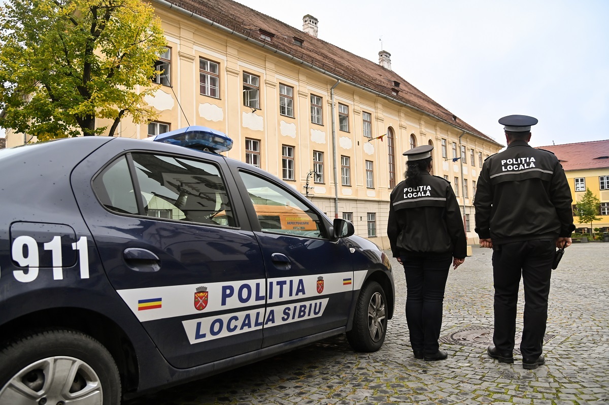 Poliția locală, alături de elevi în noul an școlar. Un polițist va fi prezent la șapte școli din Sibiu
