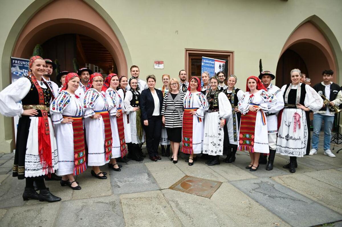 Sibiul aniversează 20 de ani de prietenie cu orașul Landshut. Ceremonii, spectacole și expoziții în Germania
