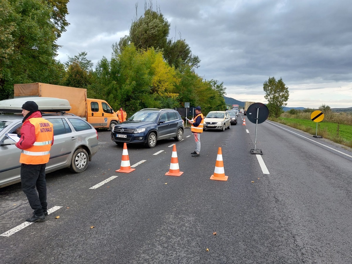 Mii de șoferi opriți în trafic pentru o anchetă privind drumurile din Sibiu și din toată țara