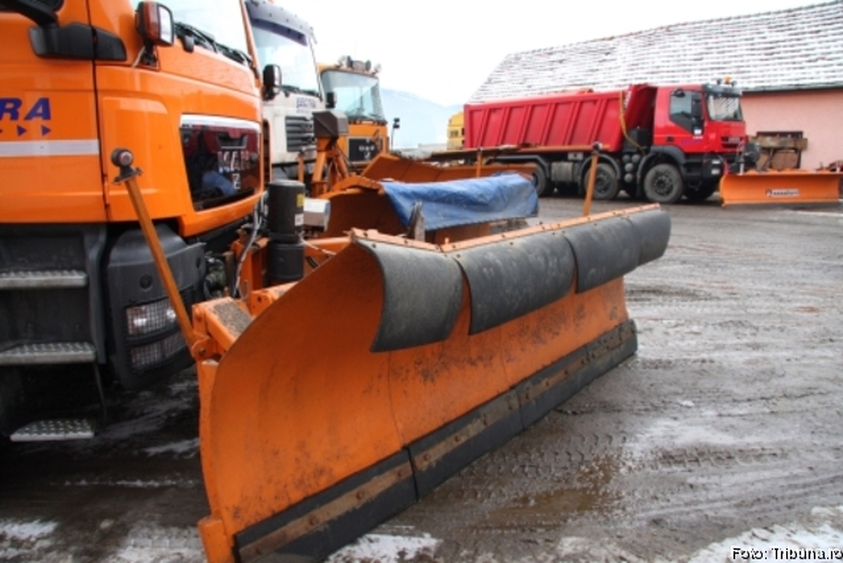 Peste 10.000 de tone de sare pentru deszăpezirea drumurilor naționale din județul Sibiu. Alte 8.200 de tone pentru autostradă