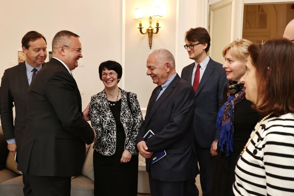 Ciucă s-a întâlnit cu ambasadorii statelor UE acreditați în România