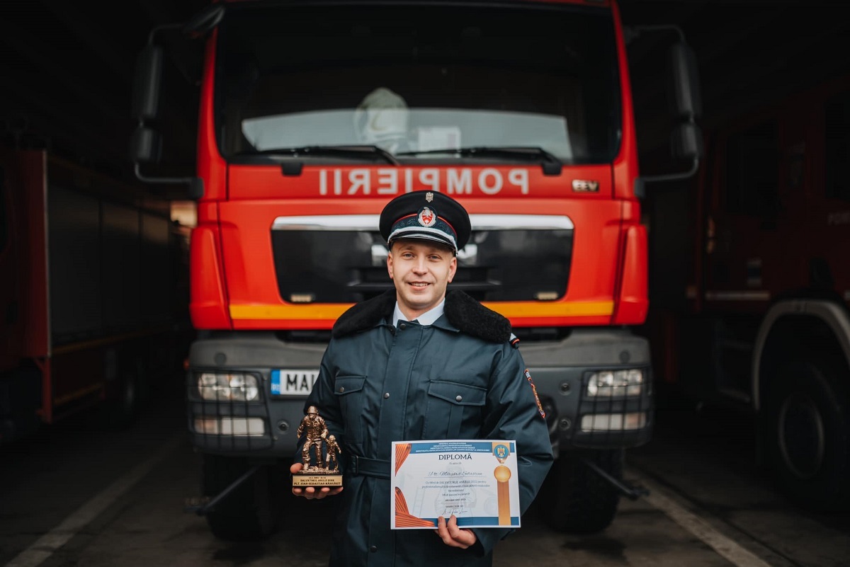 Salvatorul anului în Sibiu, un pompier care a plecat cu autospeciala de stins incendii să salveze un bărbat înecat cu mâncare