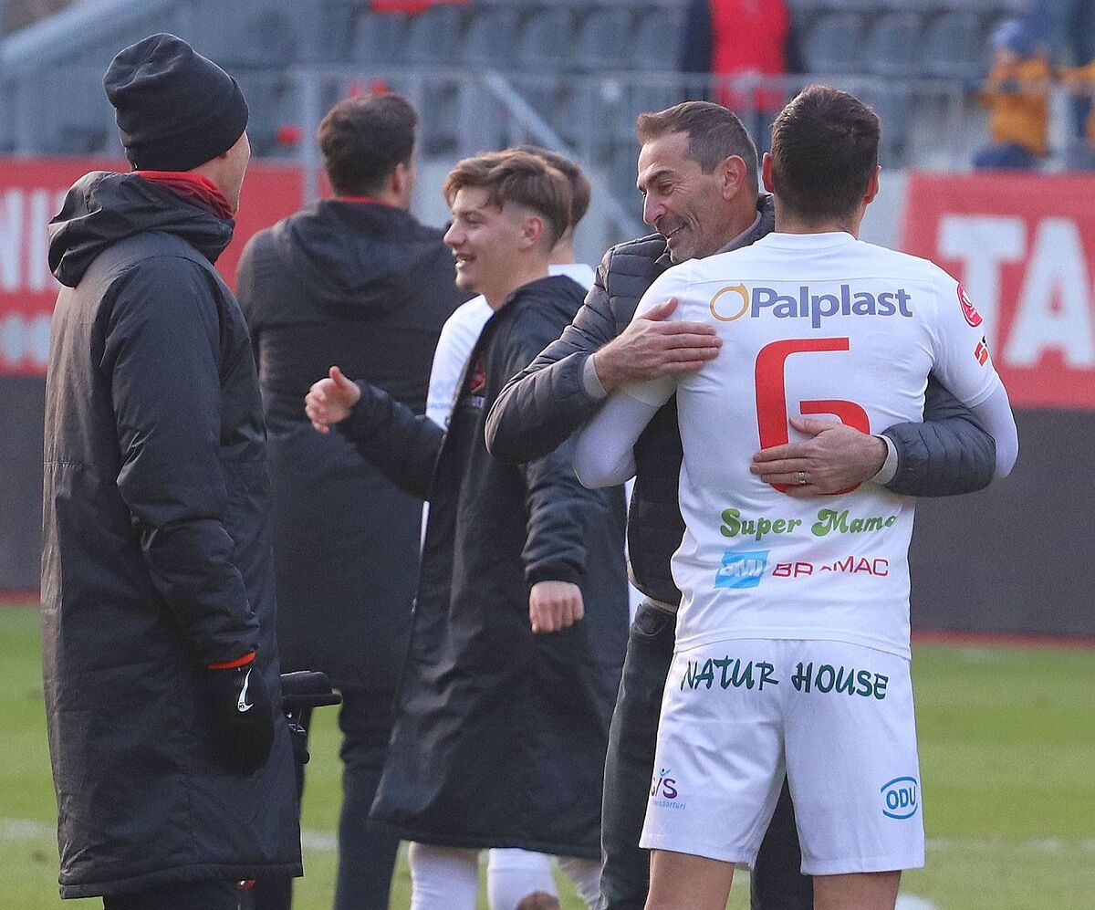 FC Hermannstadt - Poli Iași 0-0. Gazdele au ratat victoria pe final, după  ce Petrescu a trimis pe lângă poartă de la 11 metri