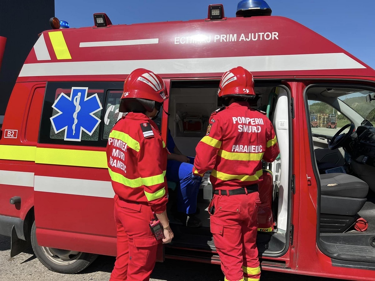 Trei răniți, printre care o fetiță de două luni, într-un accident produs pe DN7, la Tălmaciu
