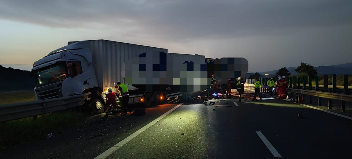 Accident grav între două TIR-uri pe Autostradă. Un tânăr a murit