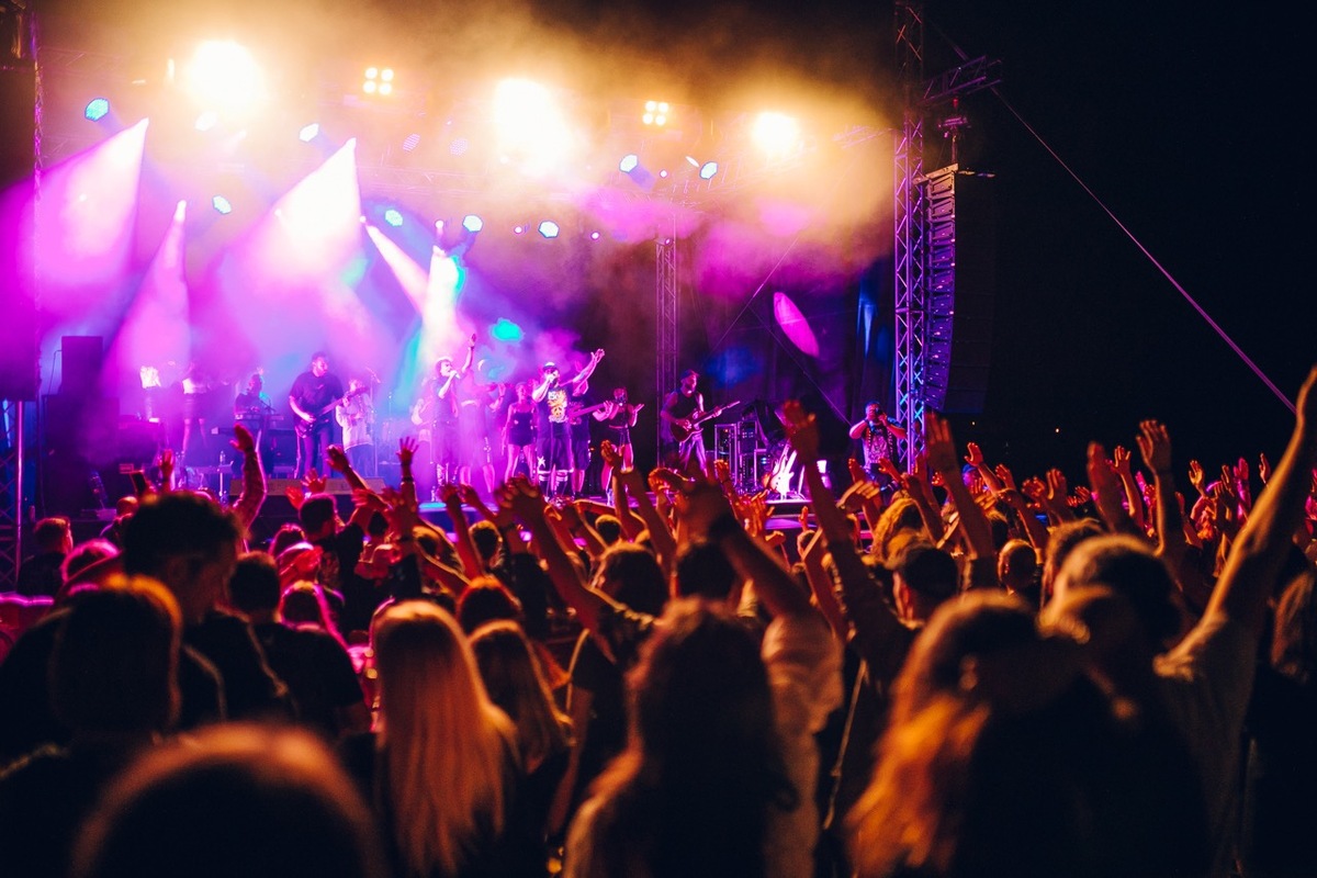 Cine are bilet la Astra Rock Festival, poate campa gratuit în Muzeul din Dumbravă. Locurile sunt limitate