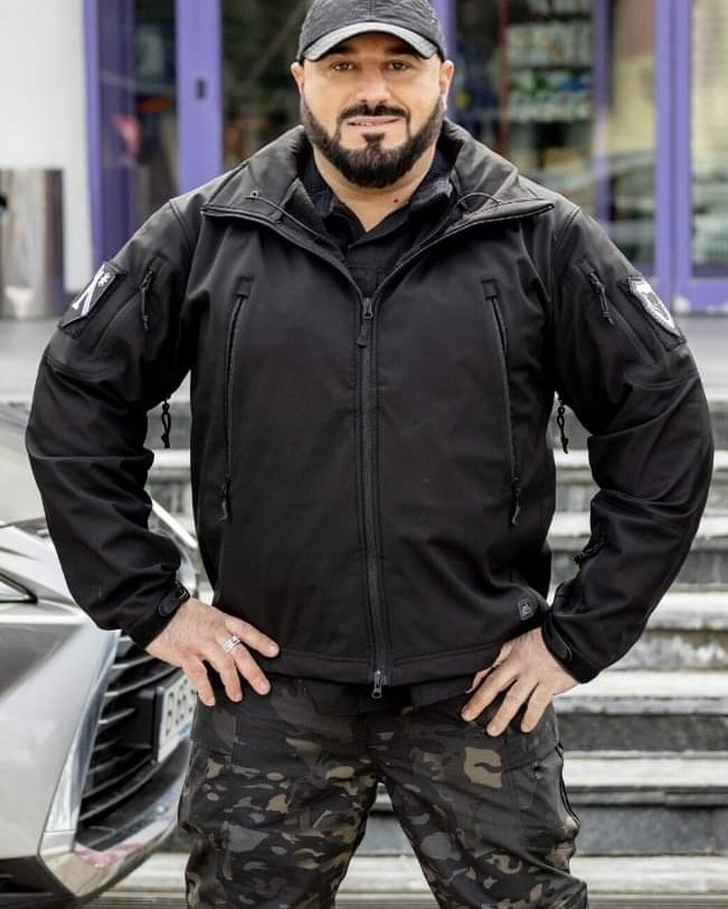 Adrian Mihai, căpitan comandor în International Bodyguard & Security Services Association, despre asasinatul care a îngrozit Sibiul: ”O barbarie fără precedent!” Ce sfaturi are despre dotarea unui imobil cu un sistem video și de alertă eficient…