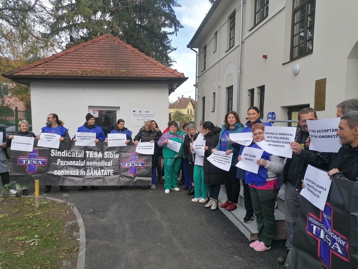 Sindicaliștii TESA din Sănătate amenință cu blocarea acordării salariilor în spitale în decembrie. Cei din spitalele de Pneumoftiziologie și Psihiatrie au protestat