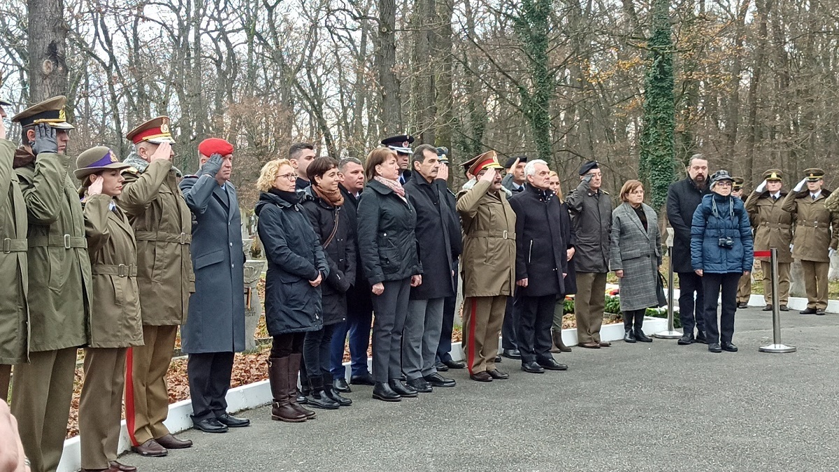 Depunere de coroane la Monumentul Eroilor din Pădurea Dumbrava