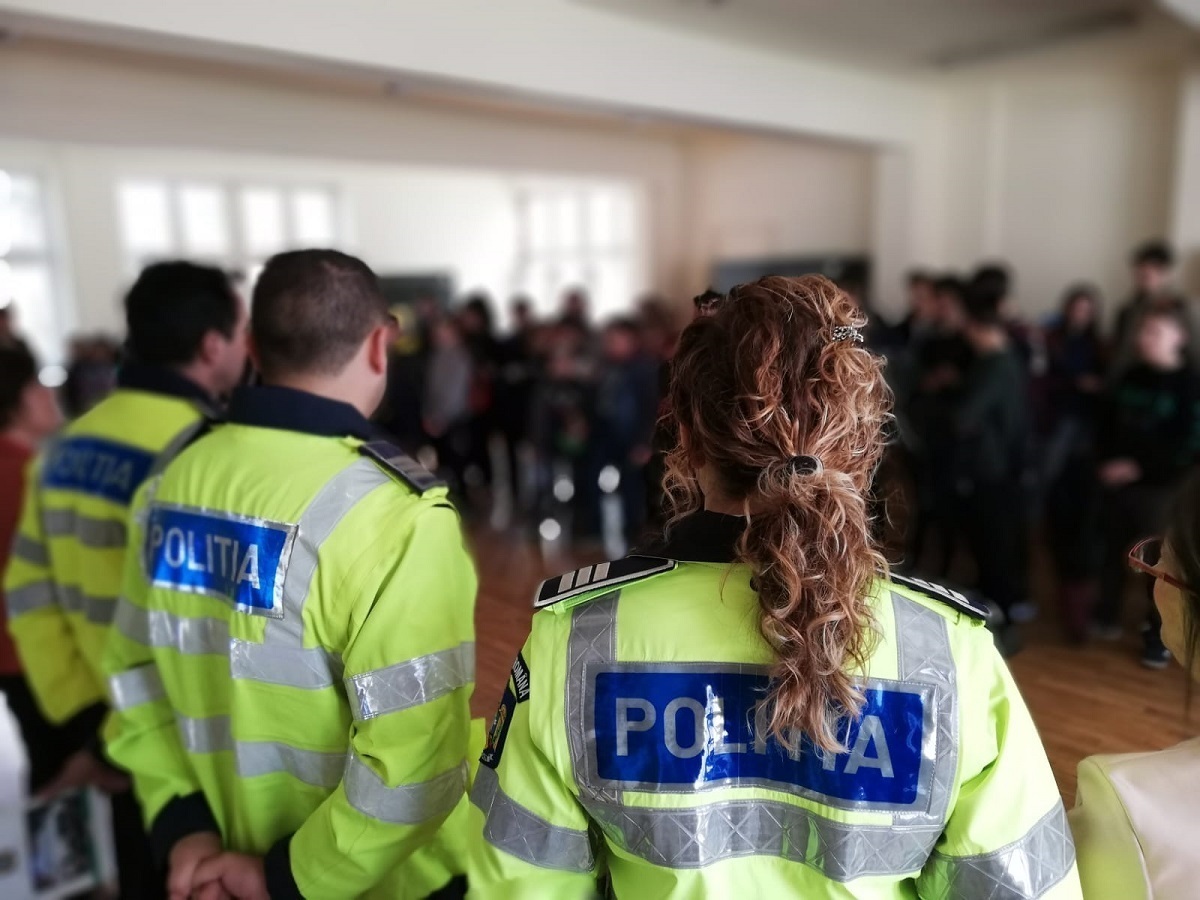 Vrei să devii polițist și încă nu ți-ai depus dosarul? Nicio problemă, mai ai timp până pe 7 iulie. Care sunt posturile scoase la concurs…