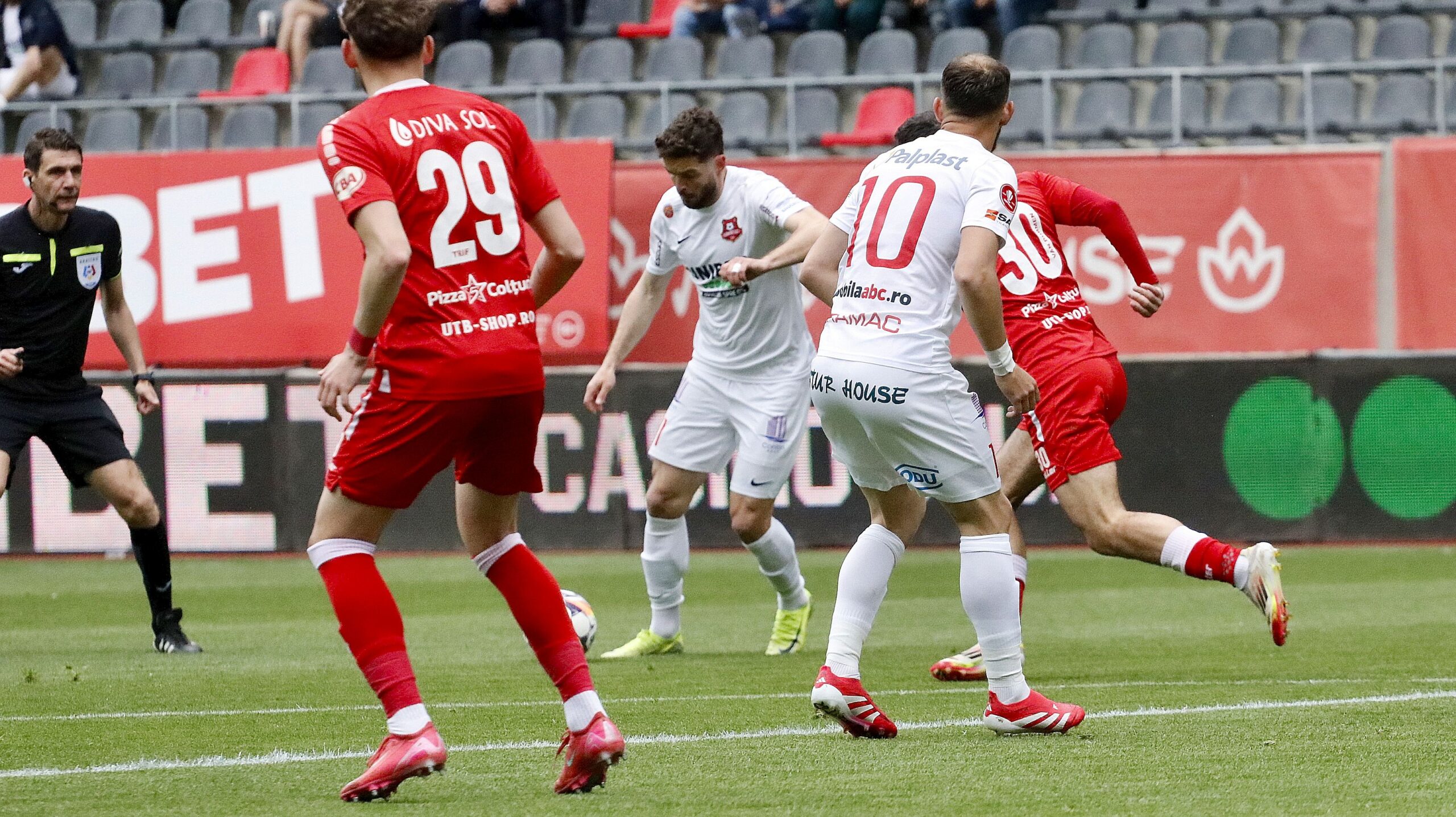FC Hermannstadt, debut la Arad, în play-out. Sibienii primesc vizita campioanei en-titre şi a singurelor echipe pe care le-a bătut acasă în acest sezon