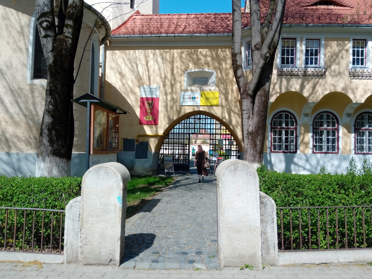 Sibiul şi vechile lui discoteci: „În Studenţi”, o discotecă în care mergeau destul de puţini studenţi (I). Pionieratul: cluburile studenţeşti sibiene