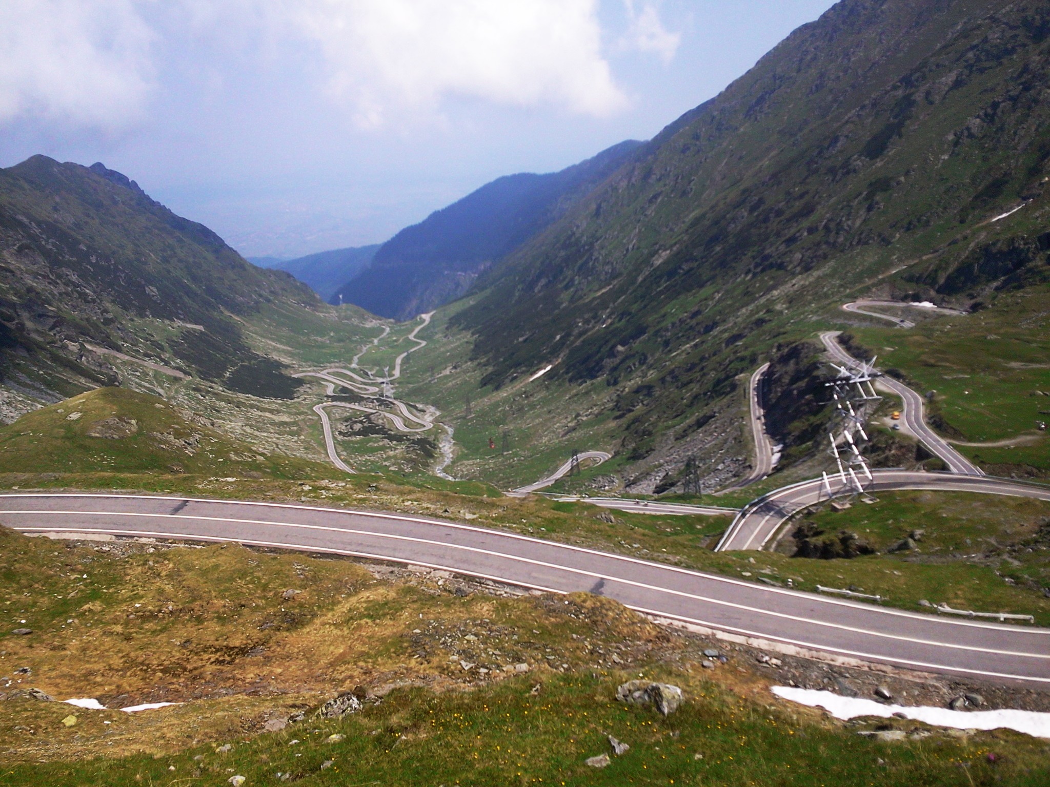 Vineri, între orele 8 și 11, se închide circulația rutieră pe Transfăgărășan, între Bâlea Cascadă și Conacul Ursului