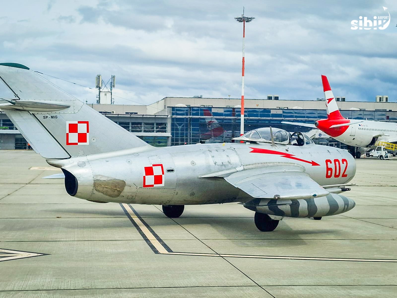 Oaspeți de epocă: MiG-15 la Aeroportul Internațional Sibiu