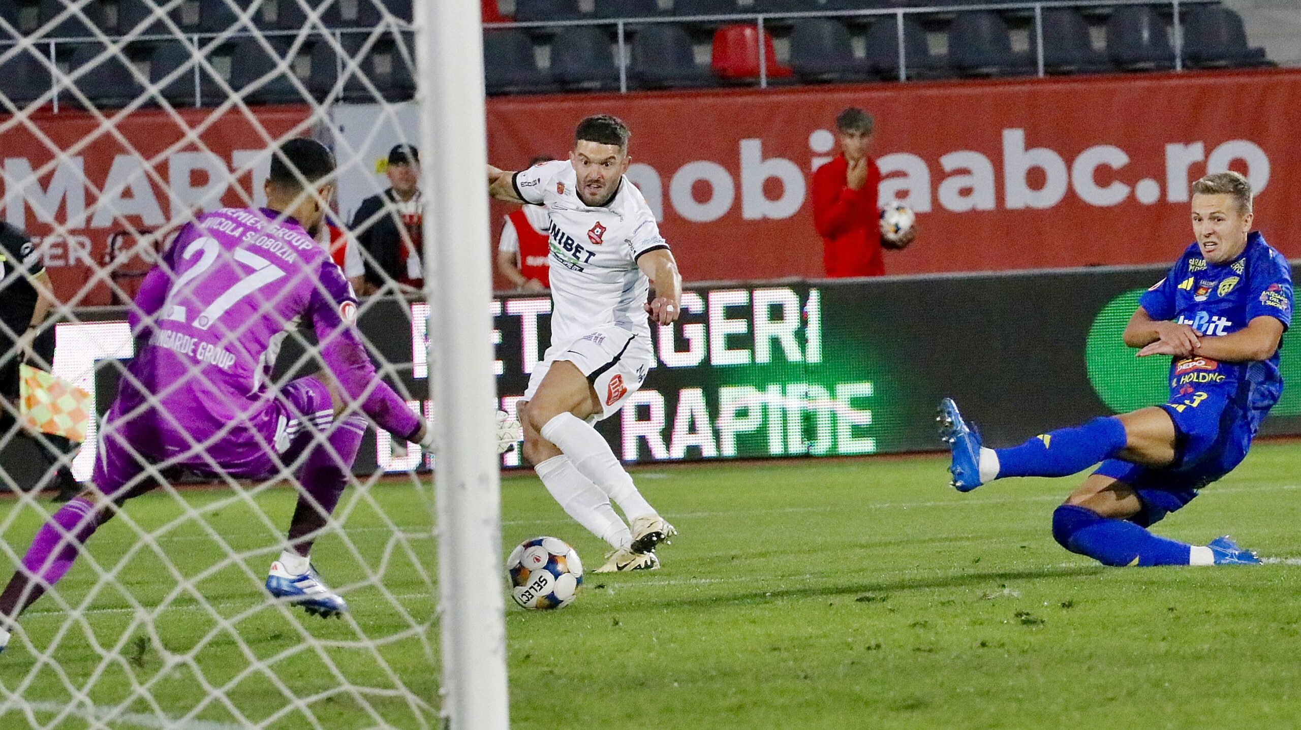 Atacantul care a retrogradat cu FC Hermannstadt e la un pas să joace în cupele europene
