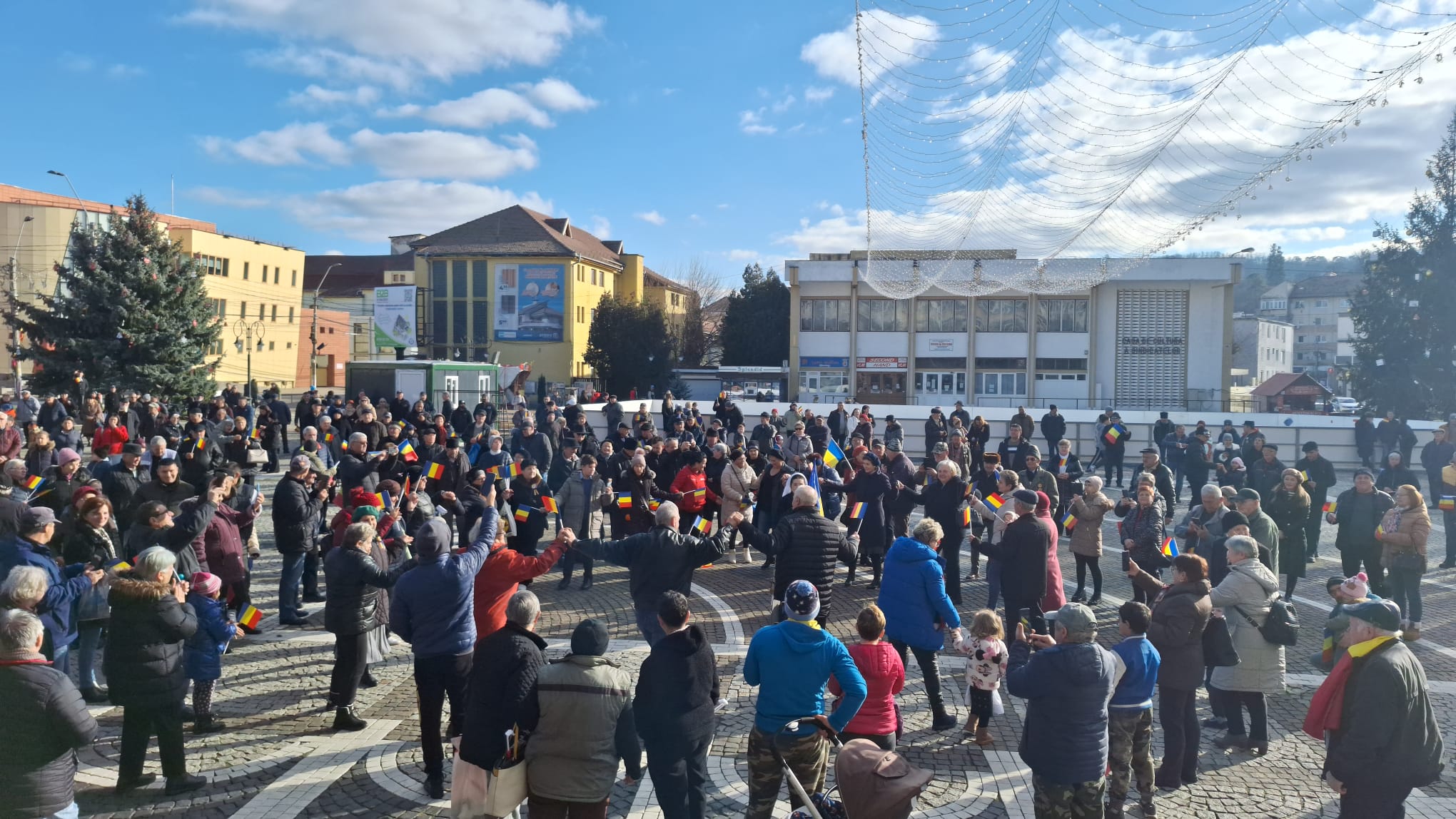 1 Decembrie la Mediaș: lansări de carte, spectacol folcloric și momente festive militare și religioase