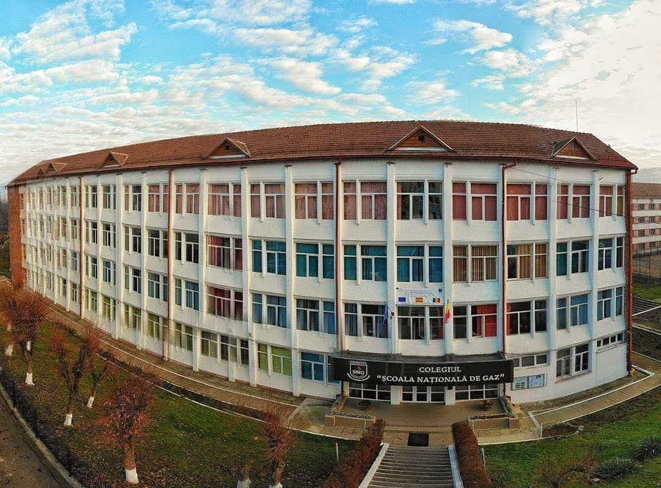 Prima ediție a competiției de dezbateri academice pentru liceeni, la Școala Națională de Gaz din Mediaș