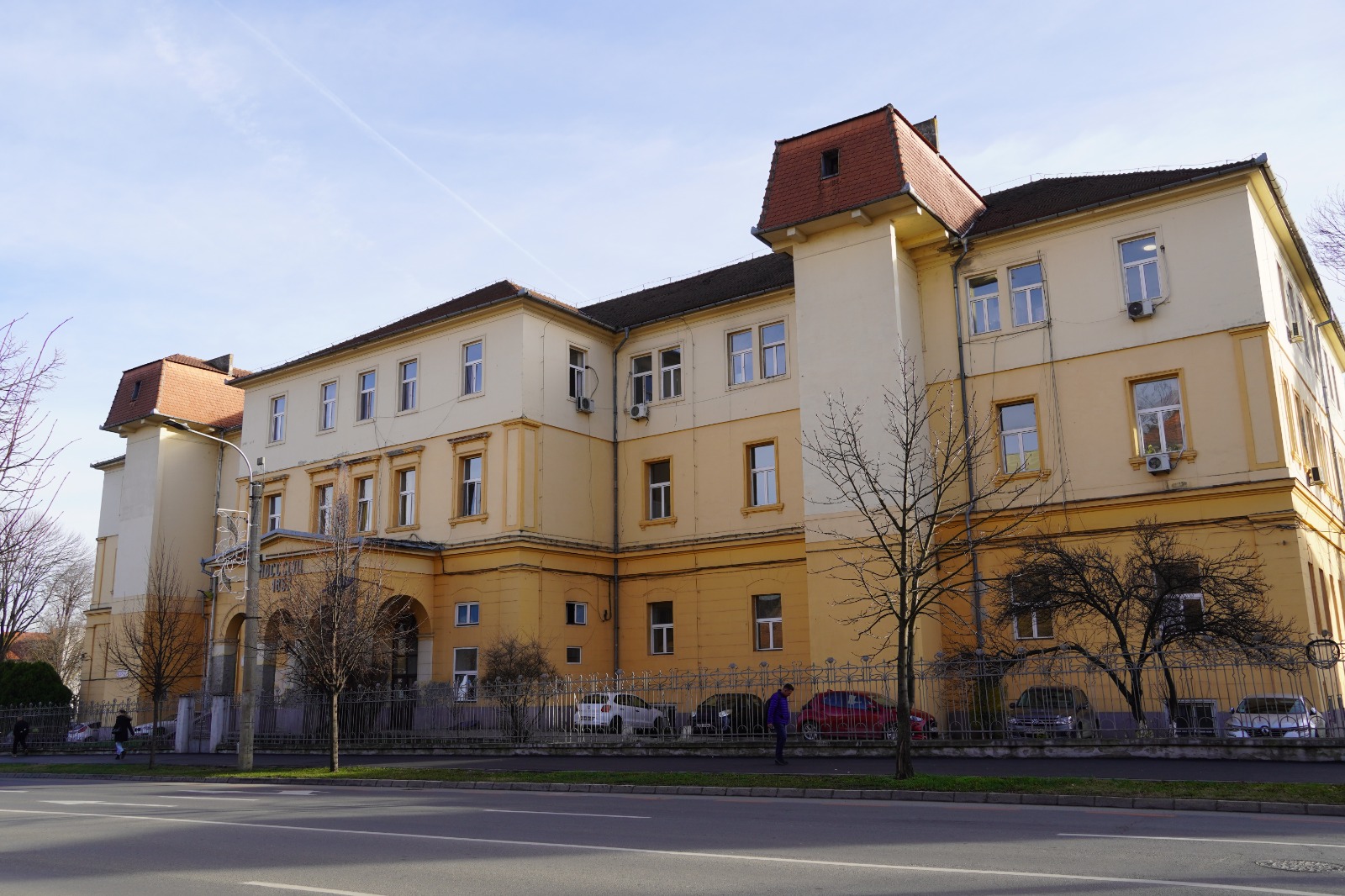 Clădirea Secțiilor Medicale intră în proces de consolidare și modernizare. CJ Sibiu lansează achiziția publică