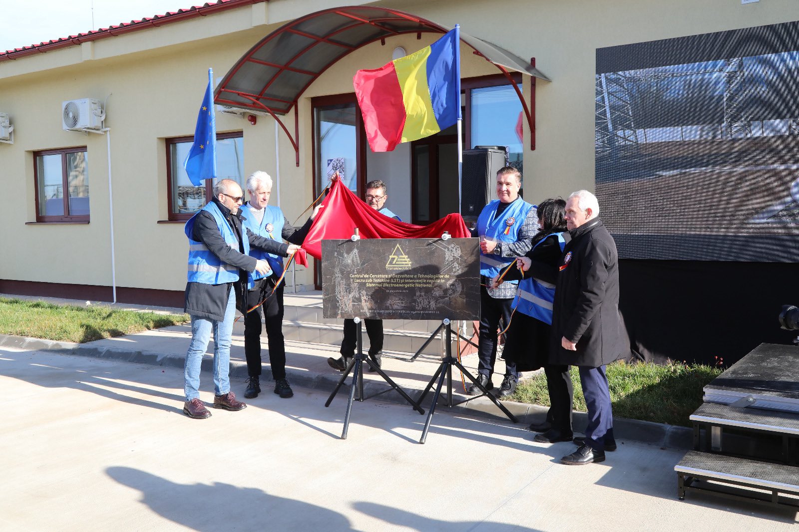 Transelectrica a inaugurat, la Sibiu, singurul Centru de Cercetare și Dezvoltare a Tehnologiilor LST și Intervenție Rapidă din țară