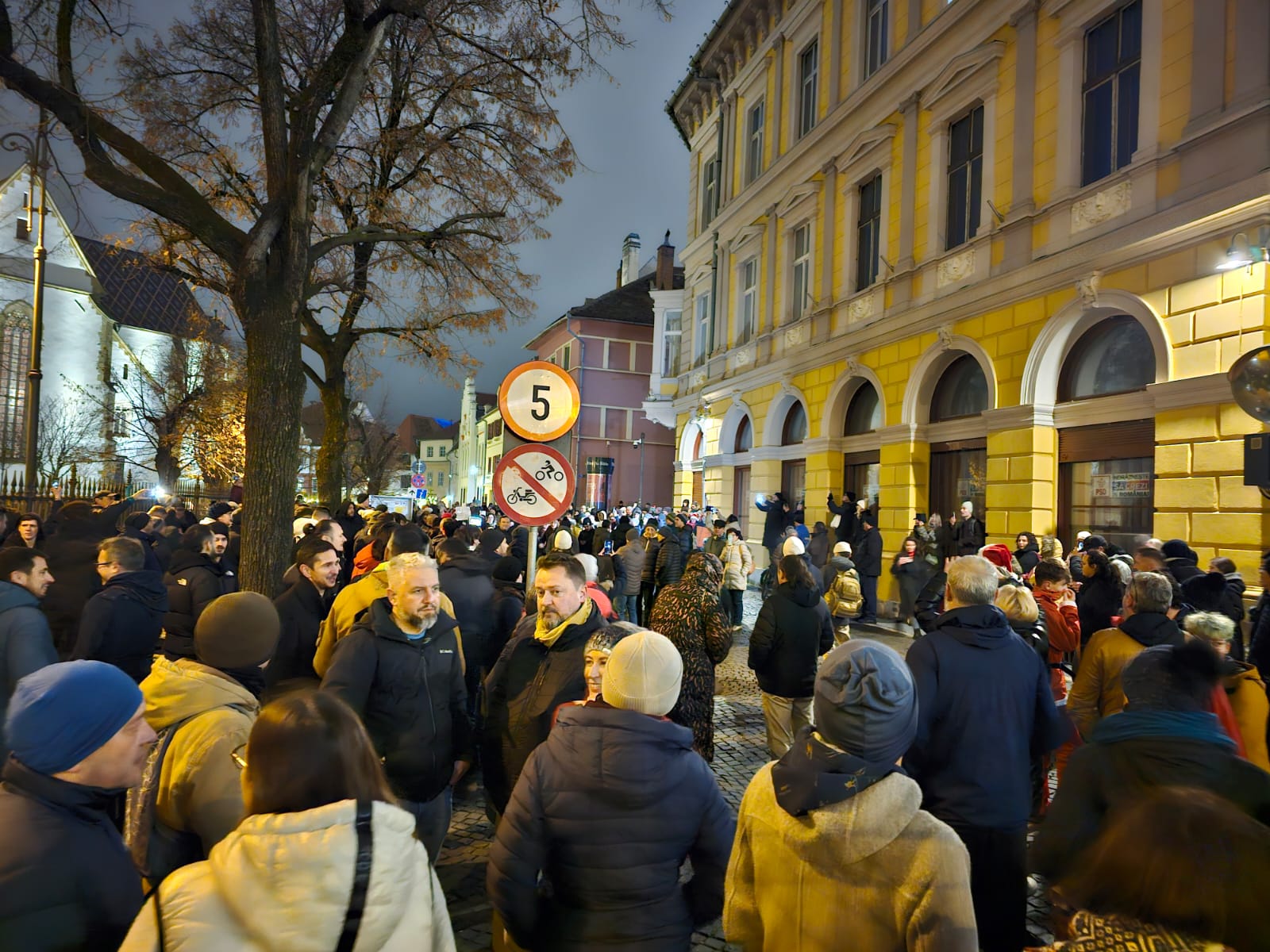 Peste 200 de sibieni au protestat pentru o justiție independentă