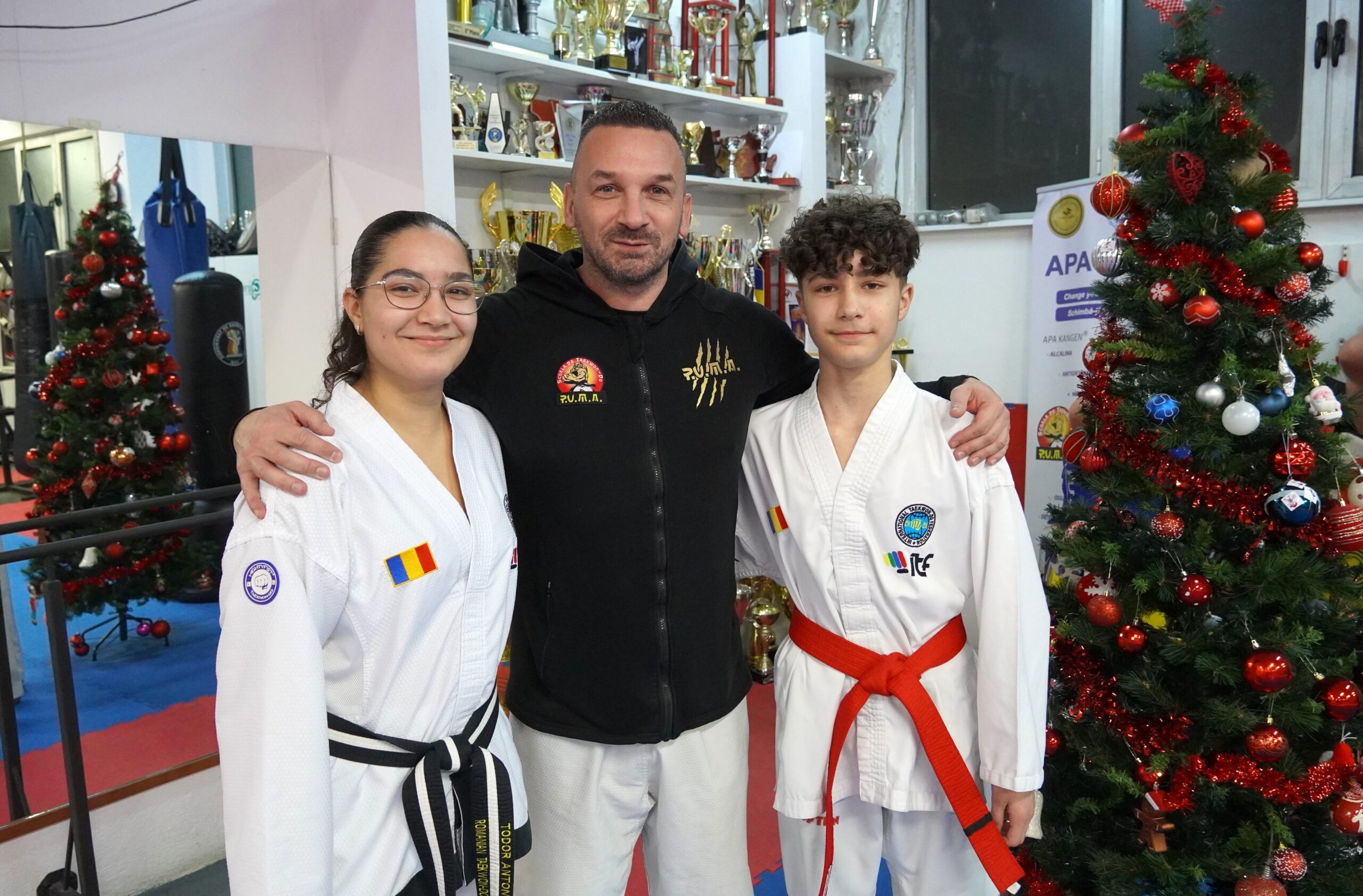 Copii de preot, campioni la taekwon-do și premianți la învățătură