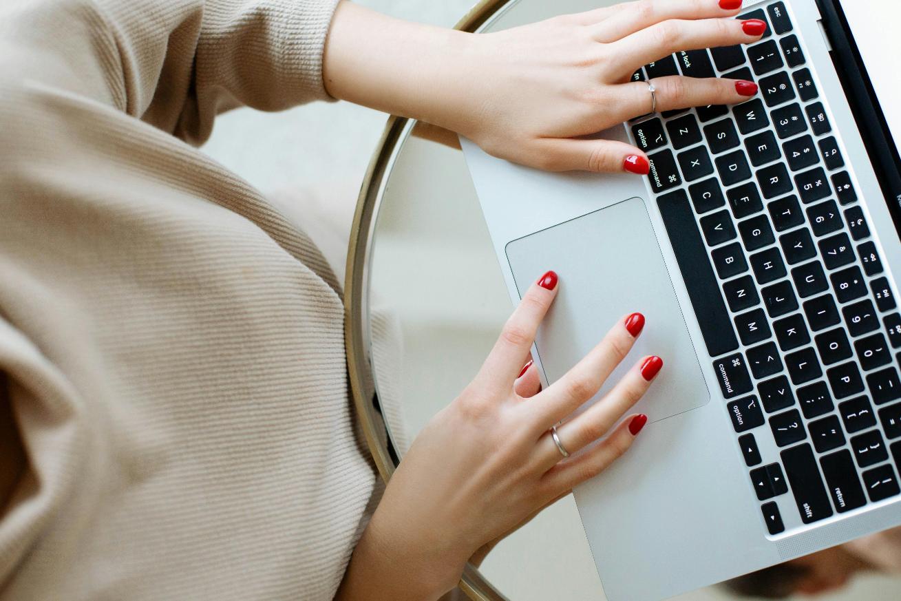 Accesul la finanțare online și importanța deciziilor financiare responsabile – aspecte esențiale pe care trebuie să le cunoști