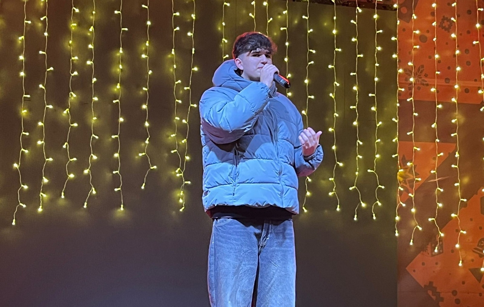 Patrick Avram, elev la Școala Populară de Arte și Meserii, vrea să cucerească lumea muzicală