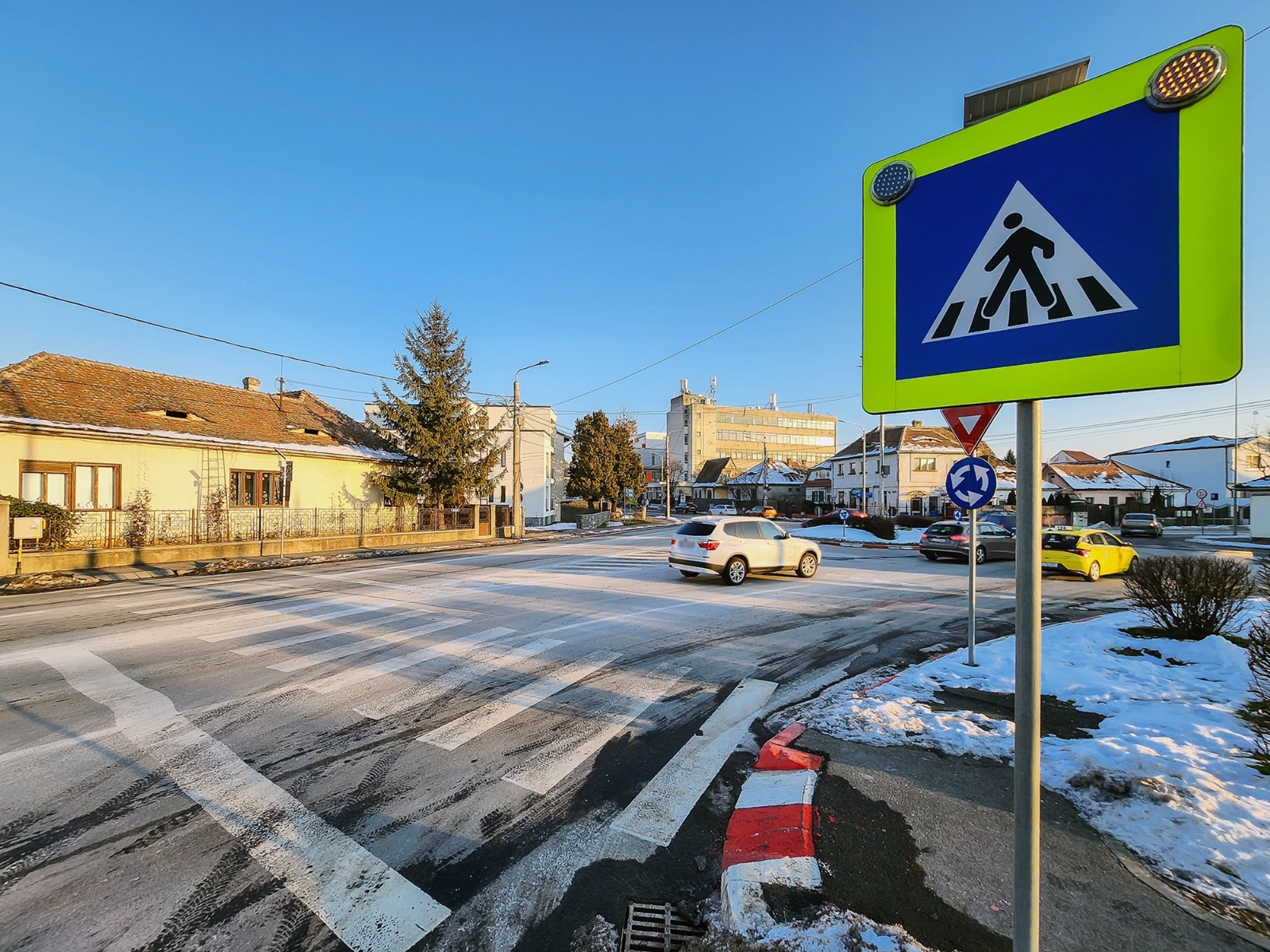 Petiție pentru instalarea unui semafor la trecerea de pietoni din zona benzinăriei ARAL, de pe strada Bâlea