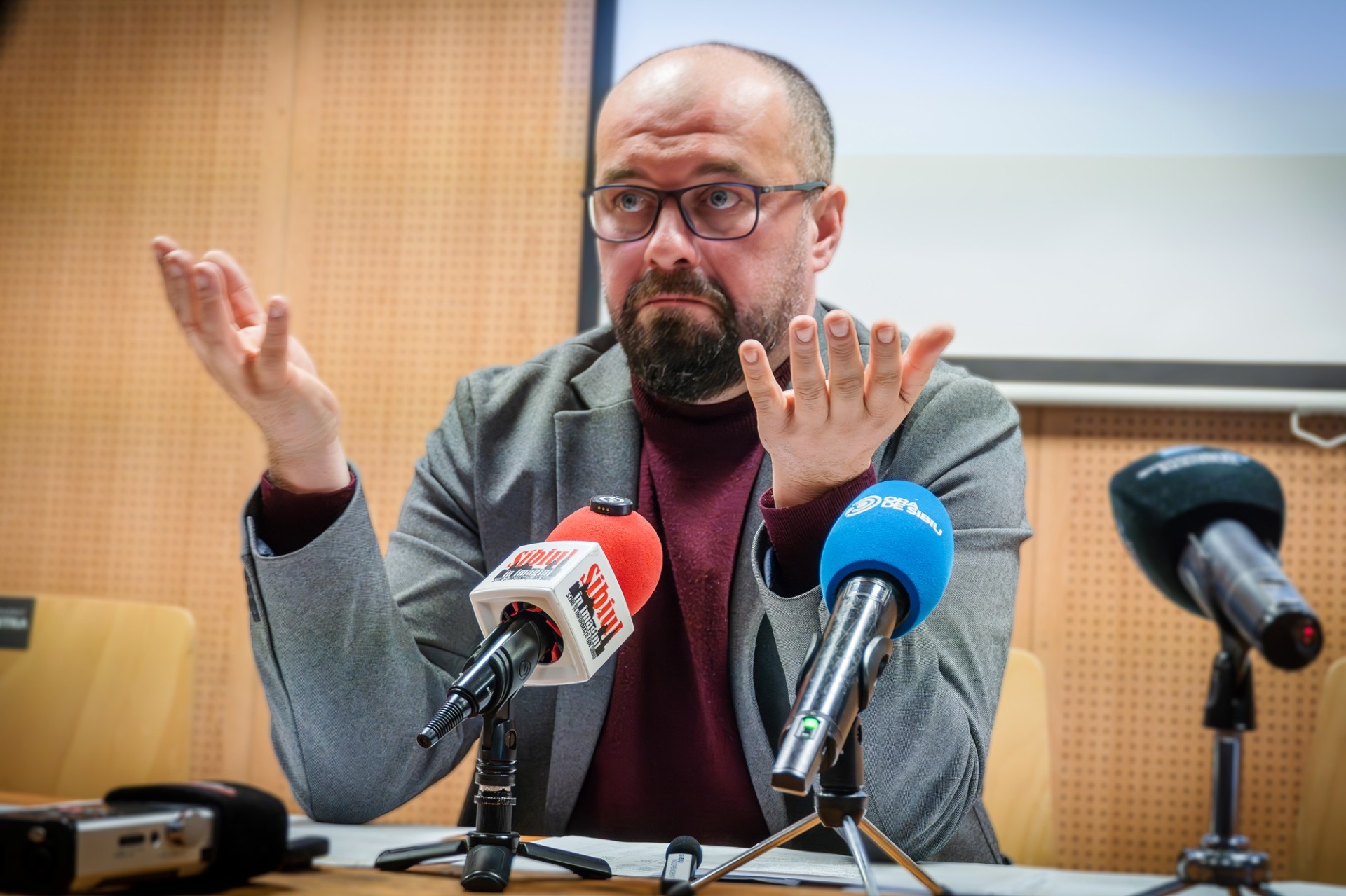 Managerul Muzeului ASTRA cere crearea unui fond european pentru patrimoniu, după revenirea Coifului de la Coțofenești