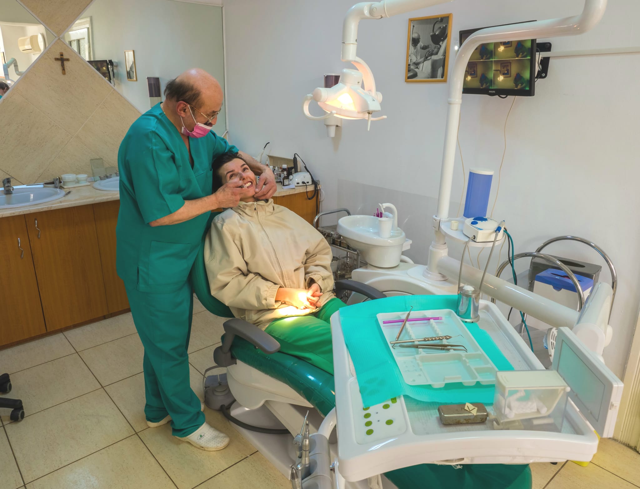Dentiști în județul Sibiu cu cabinete în contract cu Casa de Asigurări de Sănătate – ghid complet pentru pacienți