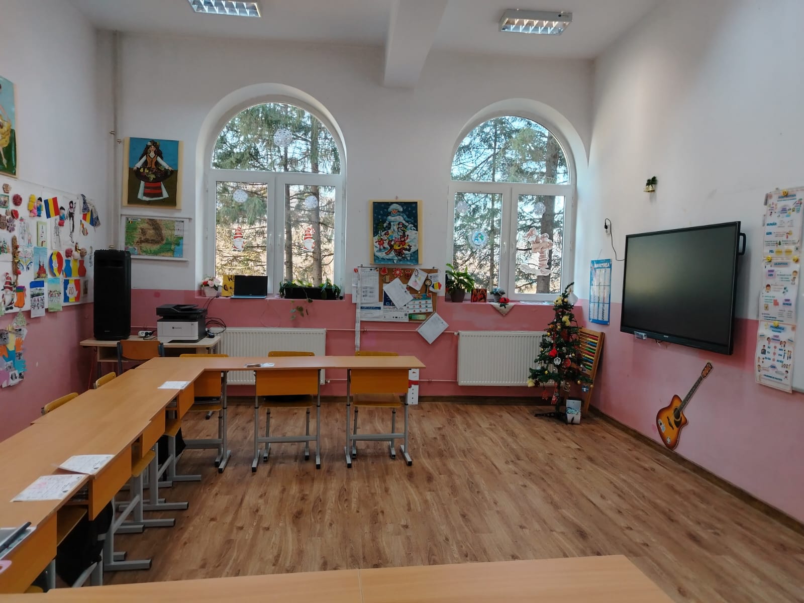 12 săli de clasă reabilitate la Centrul Școlar de Educație Incluzivă Turnu Roșu, cu sprijinul E.ON