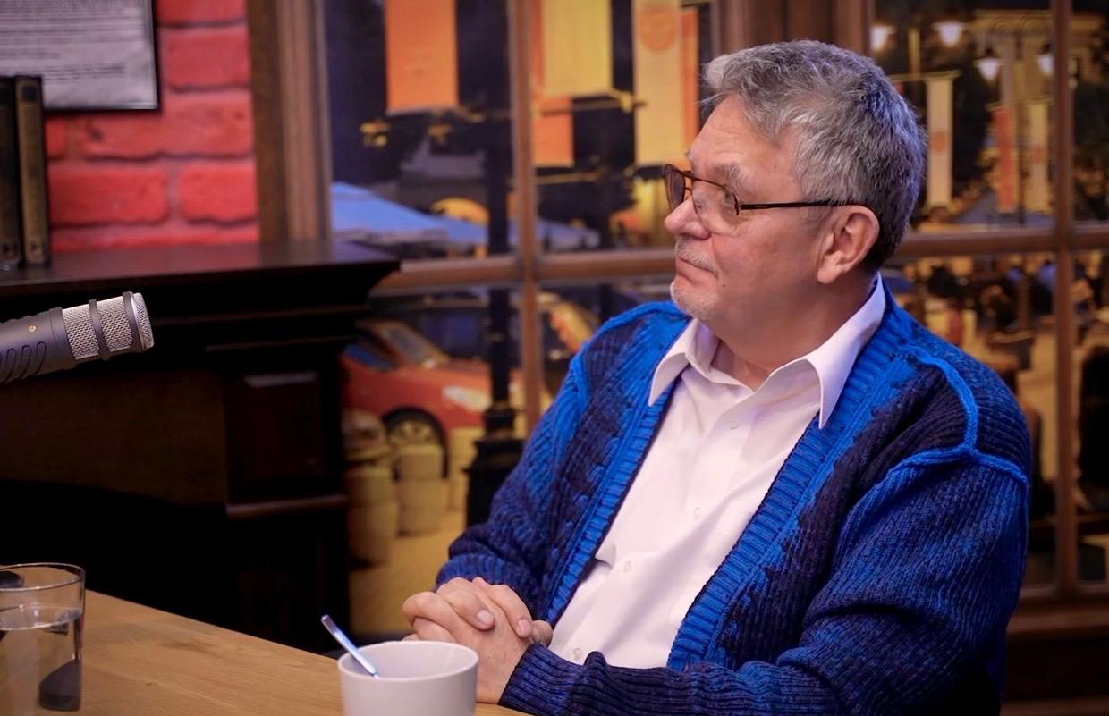 PODCAST: Amintirile parlamentarului sibian cu 17 case. Ce face astăzi pionierul internetului
