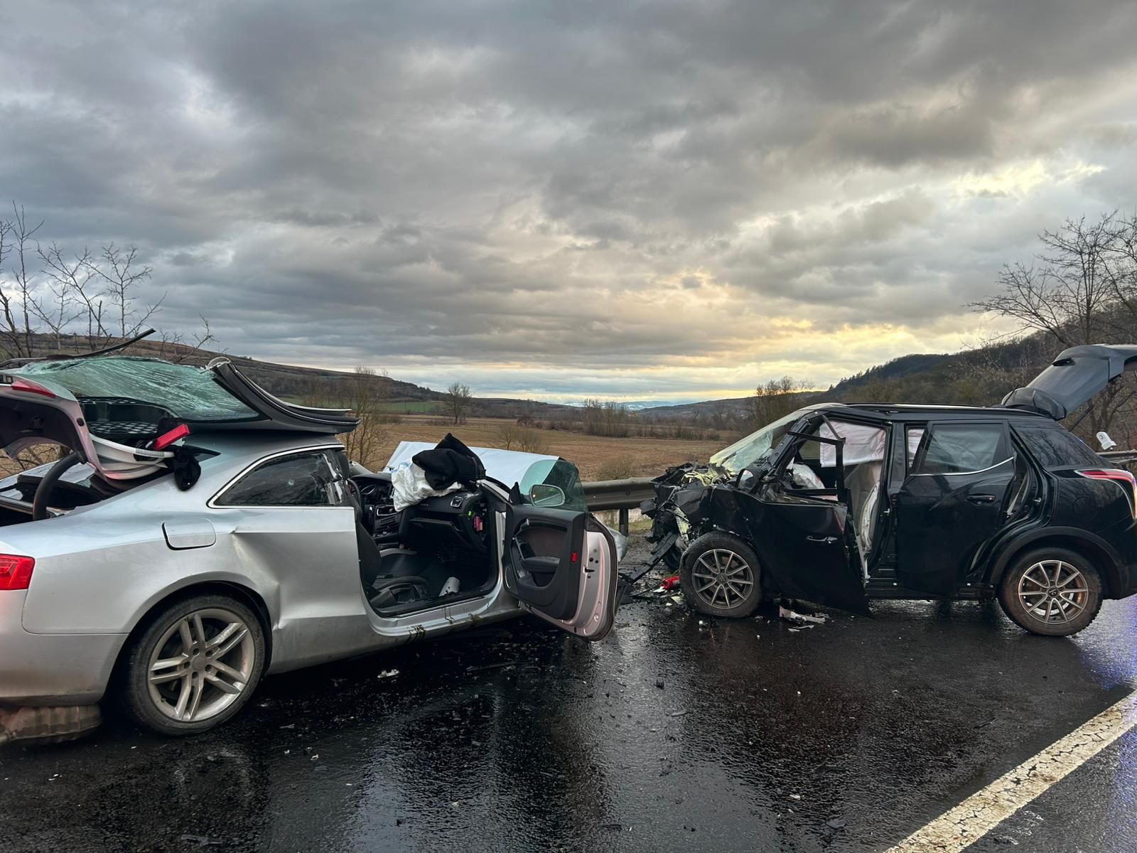 Accident grav pe DN14, între Agârbiciu și Șeica Mare: doi șoferi au murit, o minoră este în stare gravă