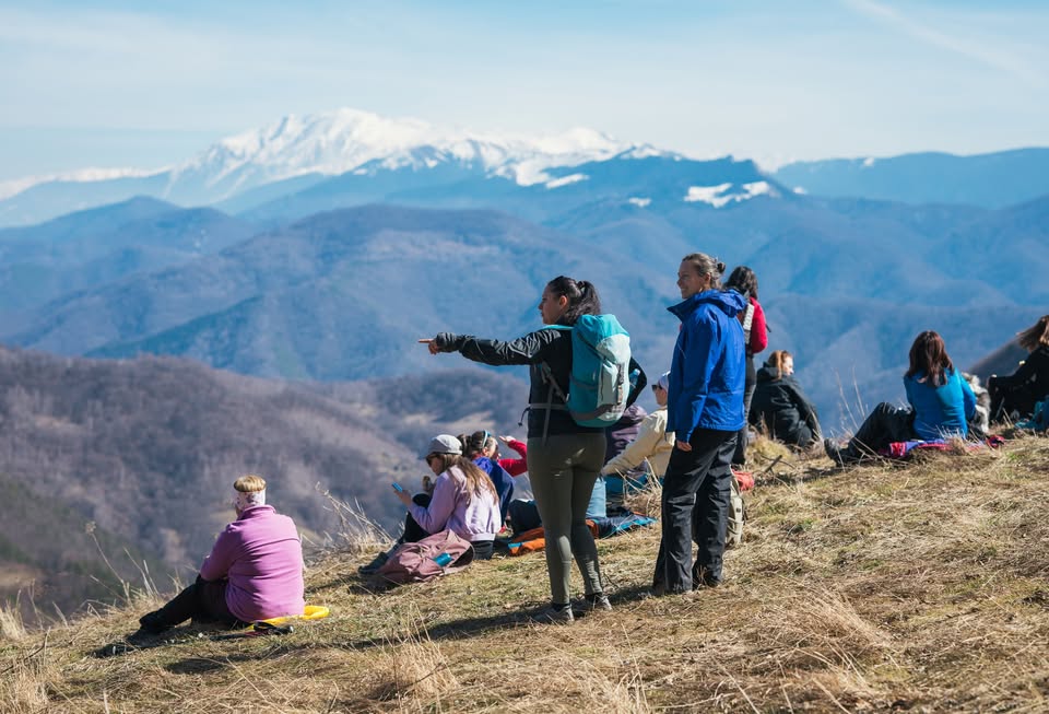 Anii Drumeției: Două trasee dedicate femeilor, organizate în weekendul 7–8 martie prin Poienile Câmpșorului
