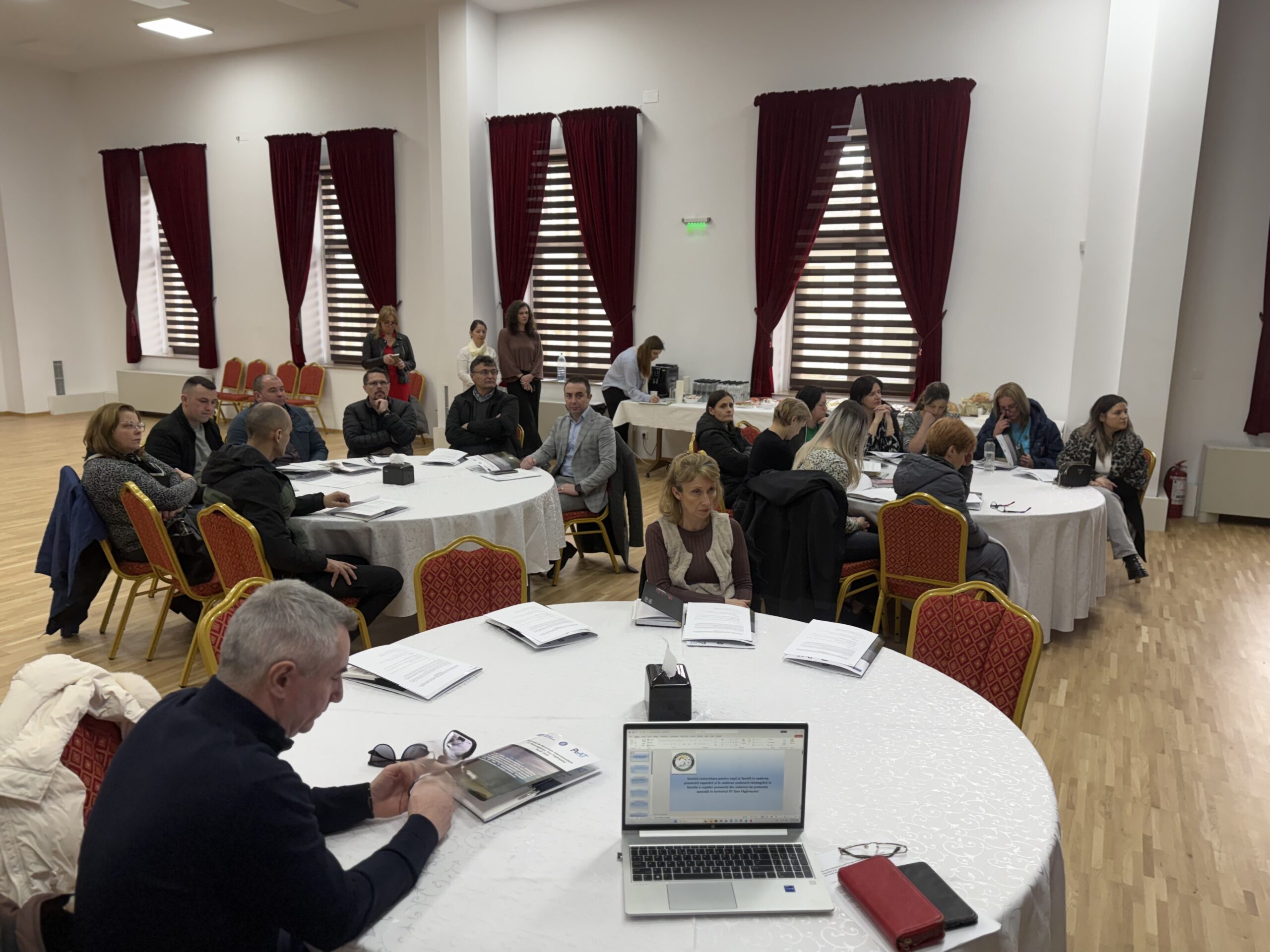 Avrig: Eveniment dedicat promovării oportunităților de finanțare pentru servicii comunitare adresate copiilor și familiilor
