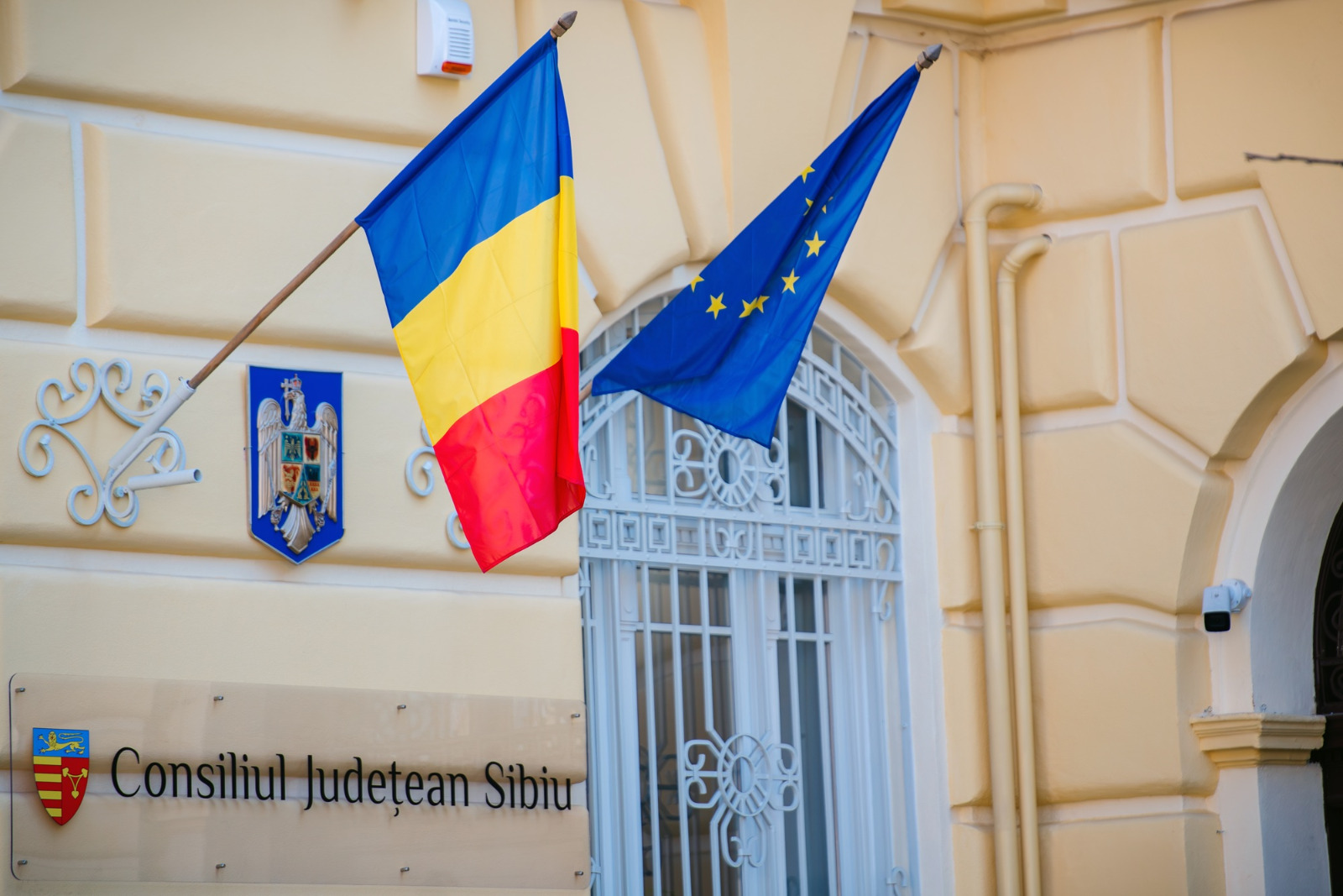 Consiliul Județean Sibiu votează execuția bugetară pe 2025: venituri sub estimări și investiții întârziate
