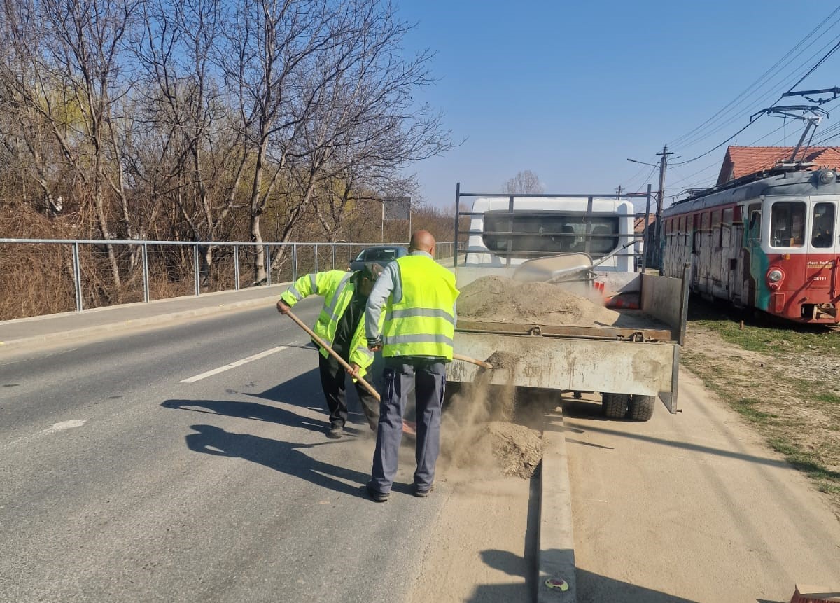 Lucrări pe mai multe drumuri județene din Sibiu: intervenții de reparații și întreținere în această săptămână