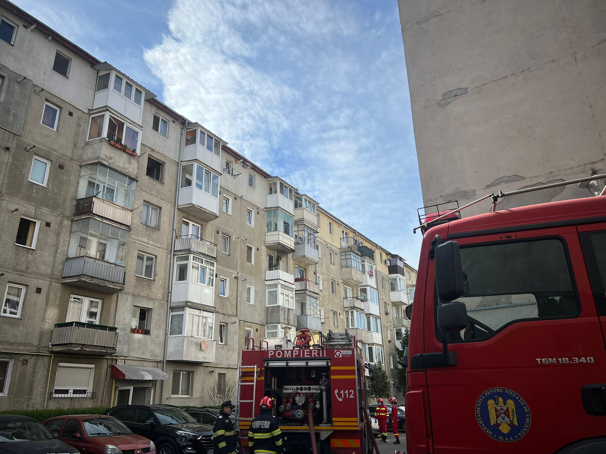 Incendiu într-un apartament de pe strada Șoimului. Mai multe persoane evacuate