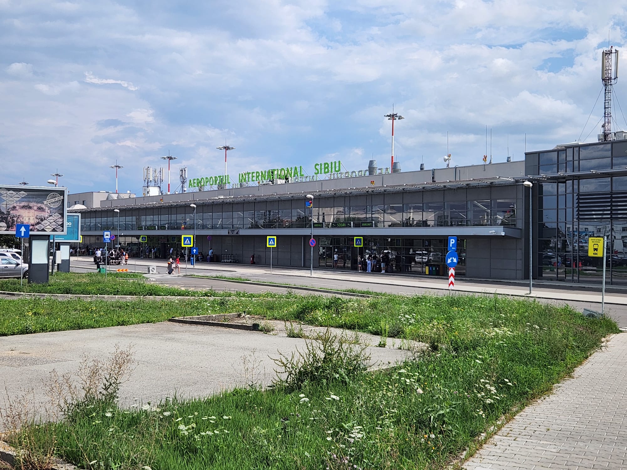 Menzies Aviation, compania care se ocupă de bagaje și îmbarcare pentru zborurile Wizz Air, rămâne încă trei ani la Sibiu