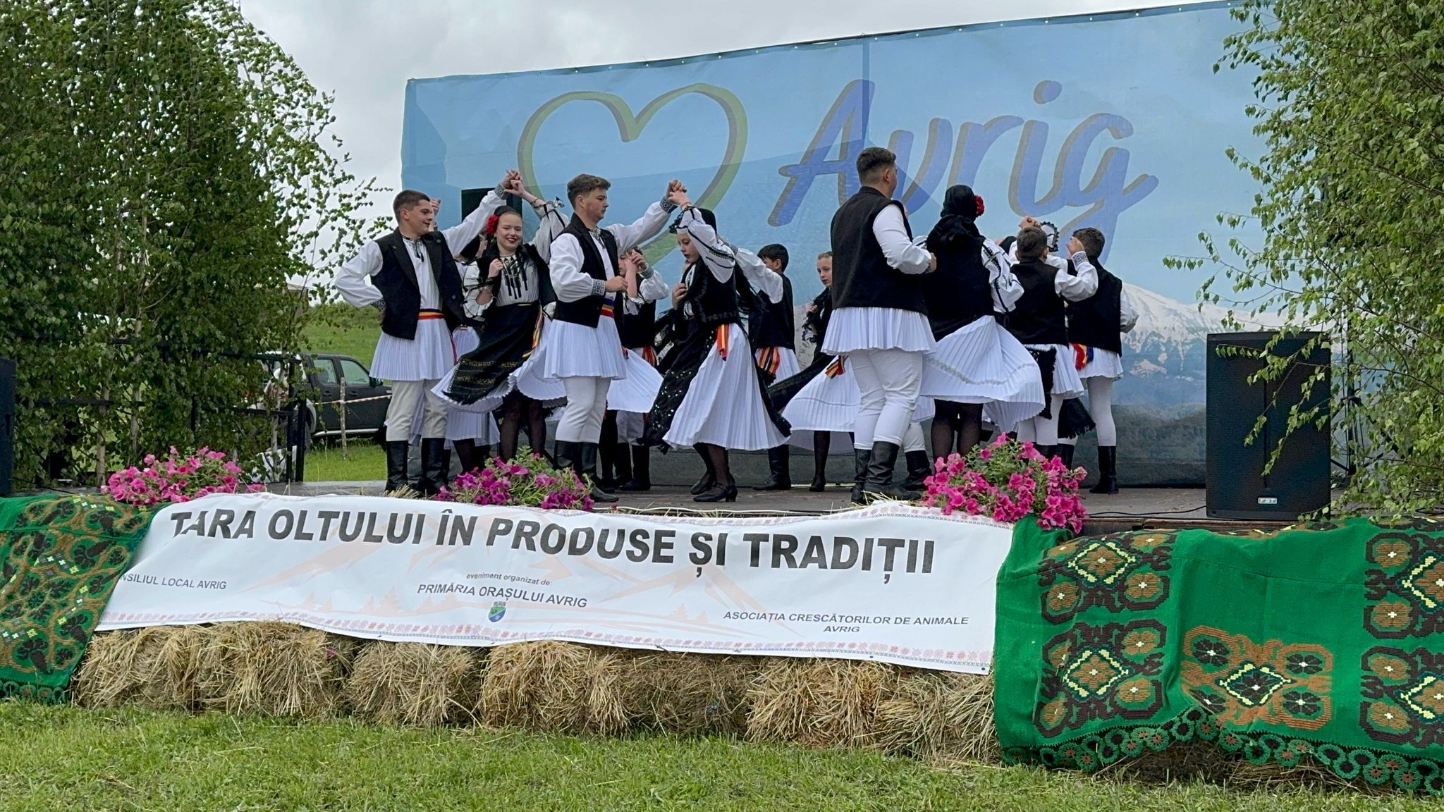 Avrig: Tradiţiile şi produsele din Ţara Oltului dau valoare festivalului cu acelaşi nume